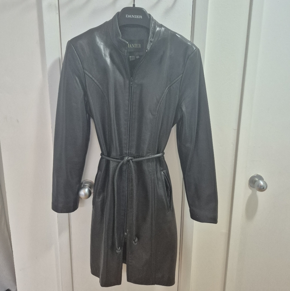 Danier Women's Black Leather Jacket